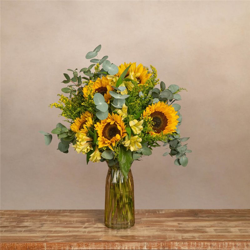 Paquete de girasoles y alstroemerias