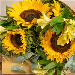Paquete de girasoles y alstroemerias